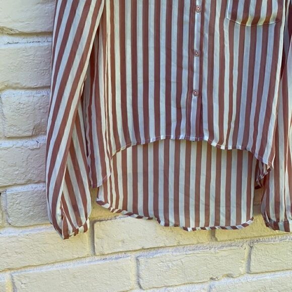 Take 50% OFF- FOREVER 21 women's long sleeved stripped shirt, Size-M - Picture 3 of 4